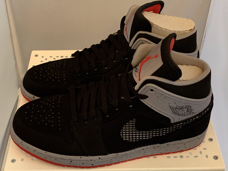 Air Jordan 1 Mid Holiday - Sneakerdisciple
