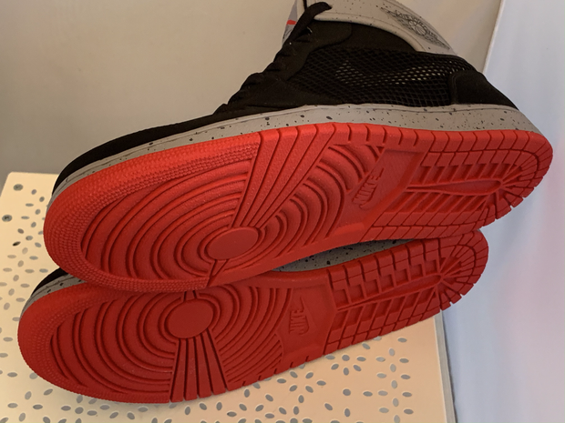 Air Jordan 1 Mid Holiday - Sneakerdisciple