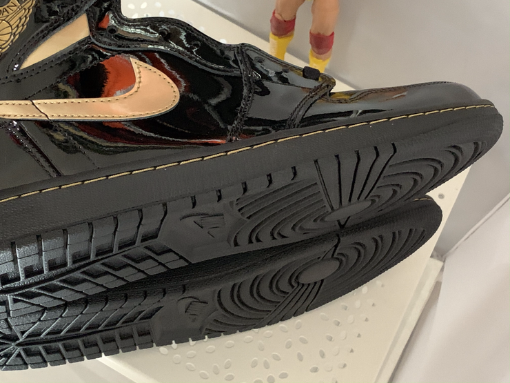 Air Jordan 1 Retro High OG Black Metallic Gold - Sneakerdisciple