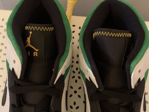 Air Jordan 1 Mid SE Oakland - Sneakerdisciple